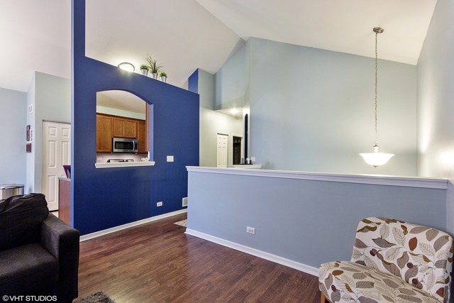 4335 Timber Ridge Court Joliet, IL 60431 - Photo 3 of 15