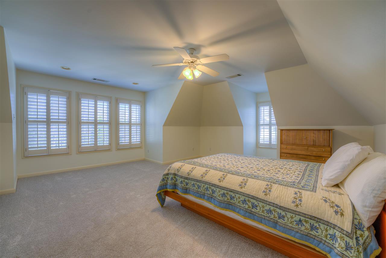 35 West Carlos Road Memphis, TN 38117 - Photo 17 of 24 One of two large bedrooms upstairs. Both feature new carpet and walk-in custom closets.