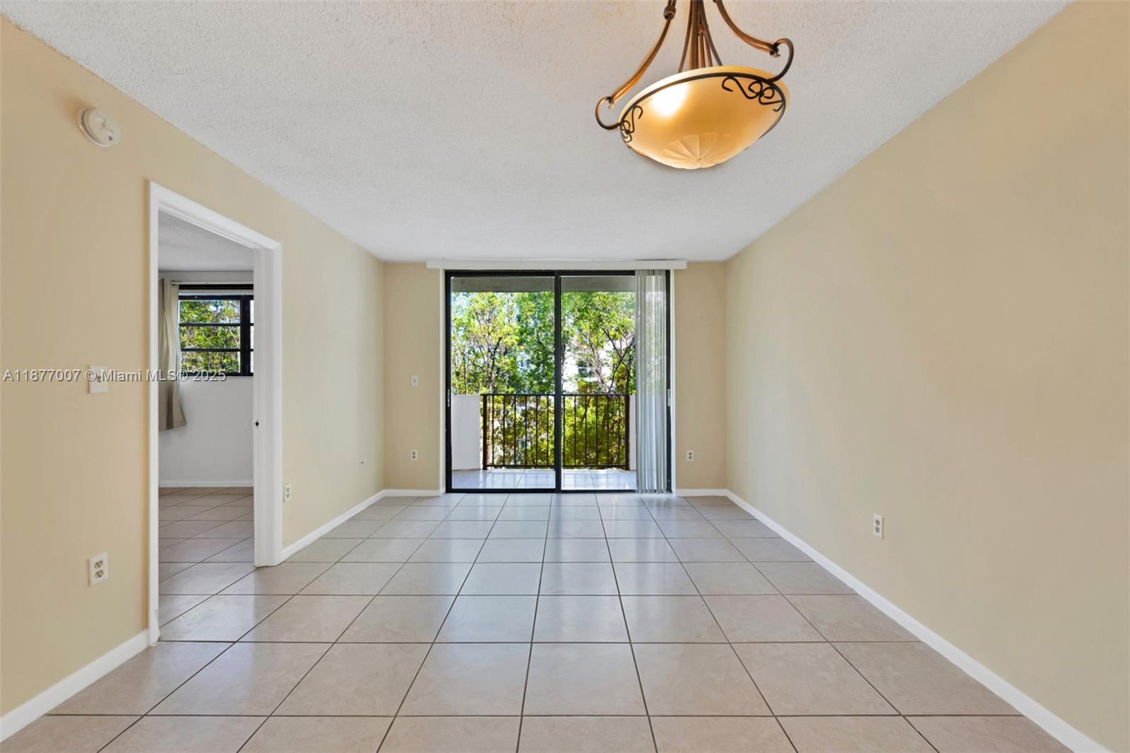 1673 Bay Road, Unit 403 Miami Beach, FL 33139 - Photo 3 of 22 Gallery Image 3