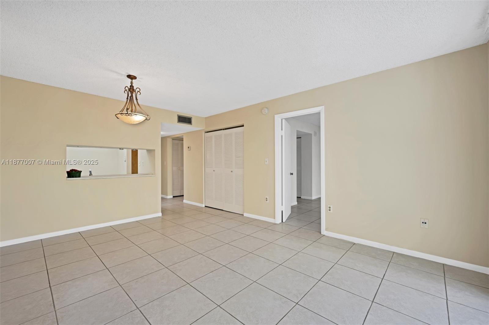1673 Bay Road, Unit 403 Miami Beach, FL 33139 - Photo 4 of 22 Gallery Image 4