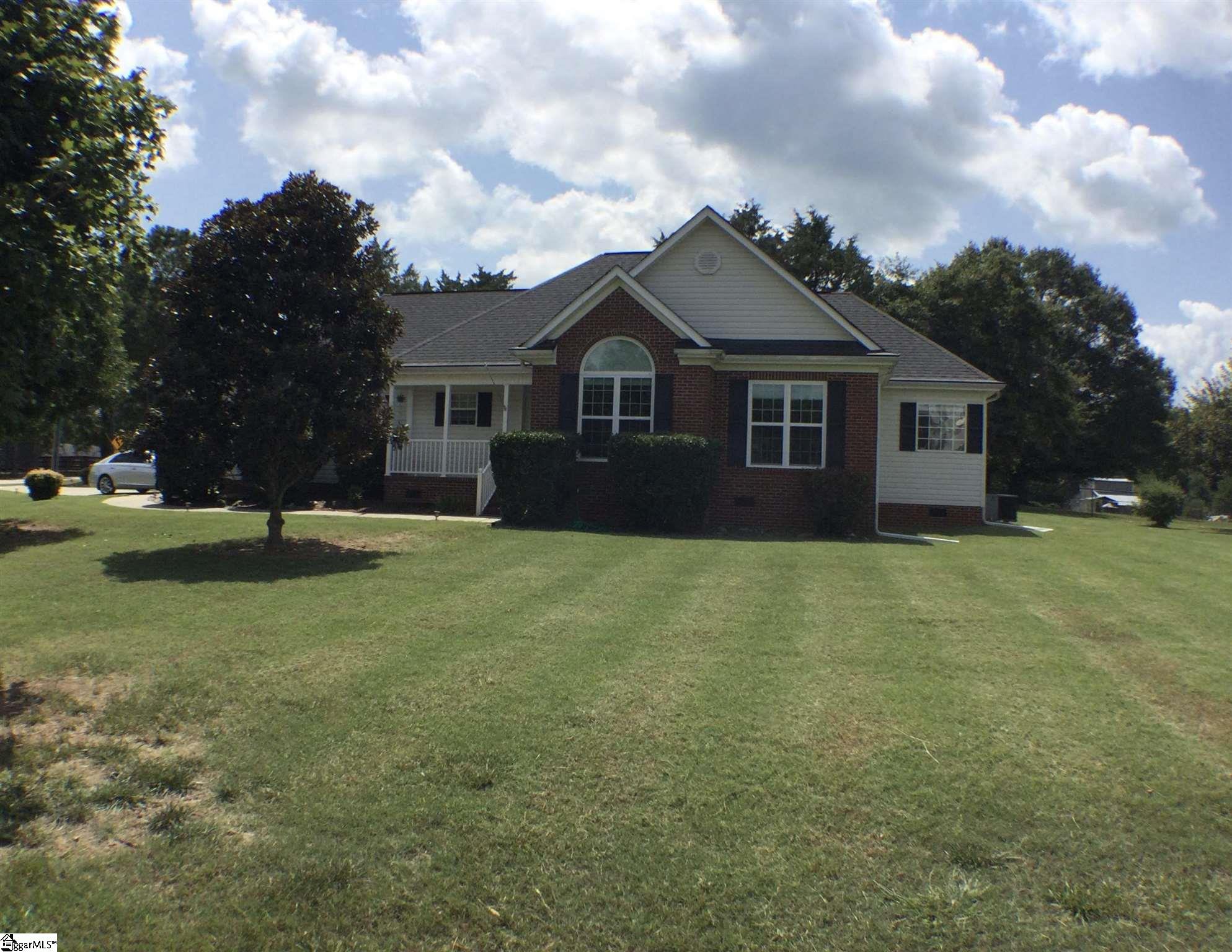 14 Knight Road Gray Court, SC 29645 - Photo 1 of 24
