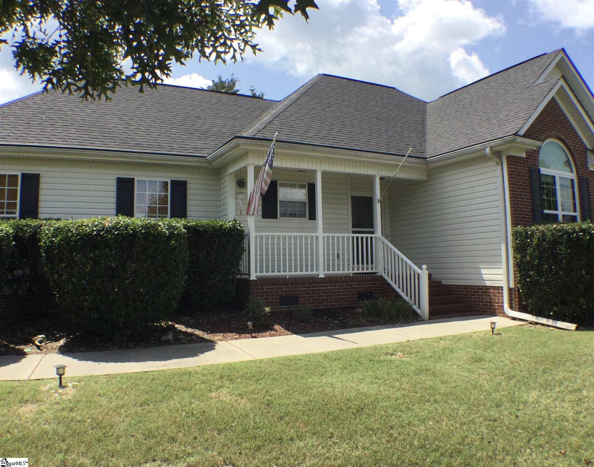 14 Knight Road Gray Court, SC 29645 - Photo 2 of 24