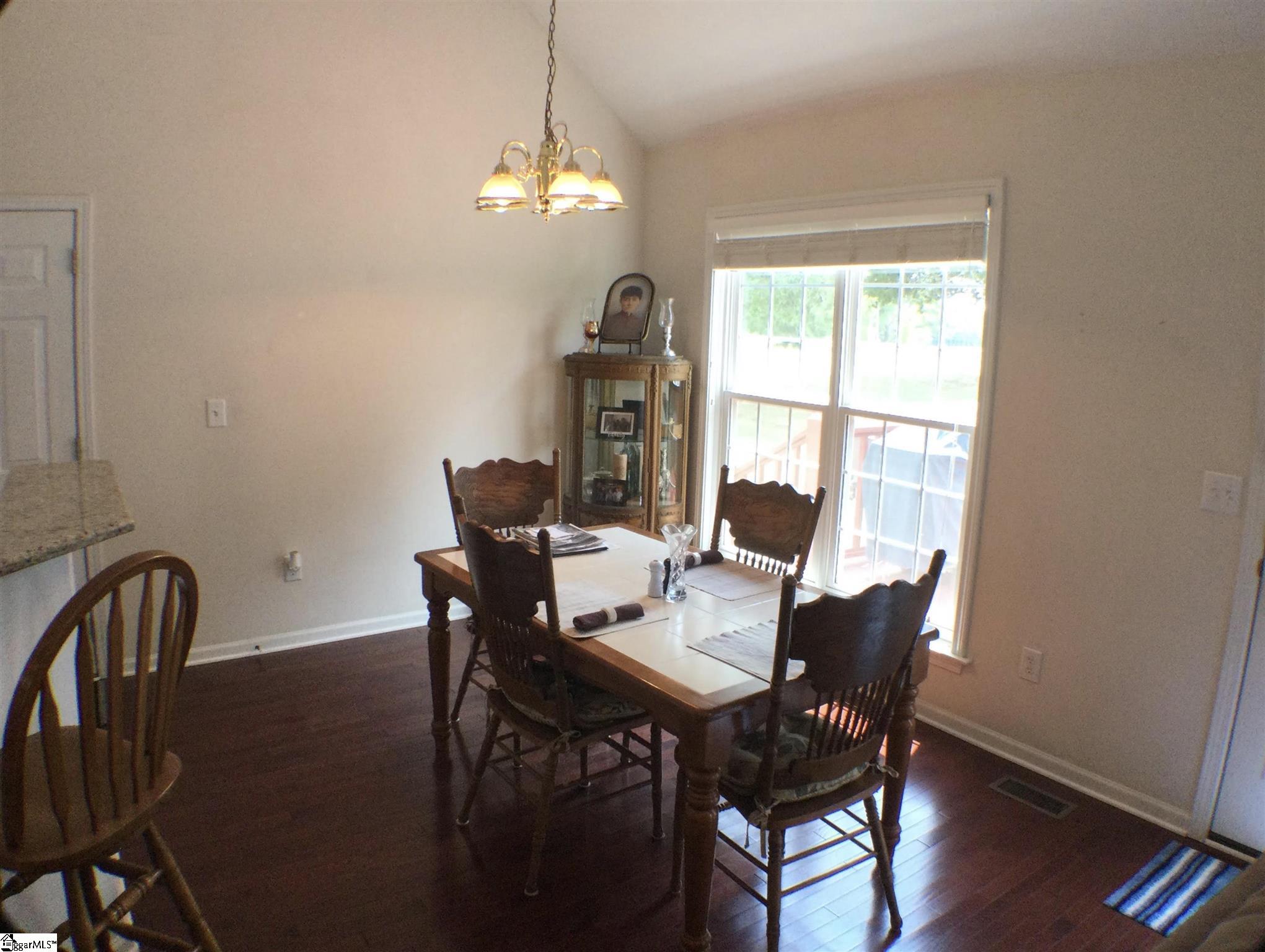 14 Knight Road Gray Court, SC 29645 - Photo 4 of 24