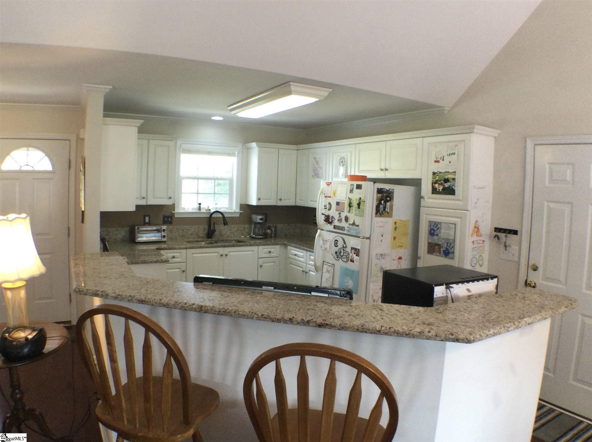 14 Knight Road Gray Court, SC 29645 - Photo 5 of 24