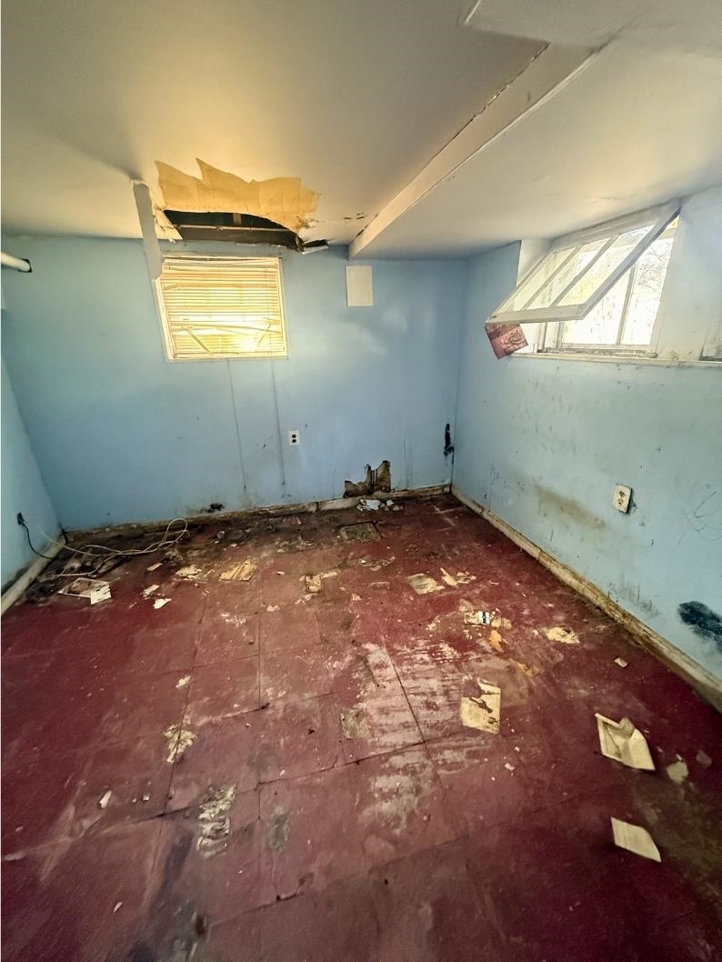 12-14 Hillcrest Road, Unit 2 Maplewood, NJ 07040 - Photo 28 of 44 a view of a room with window