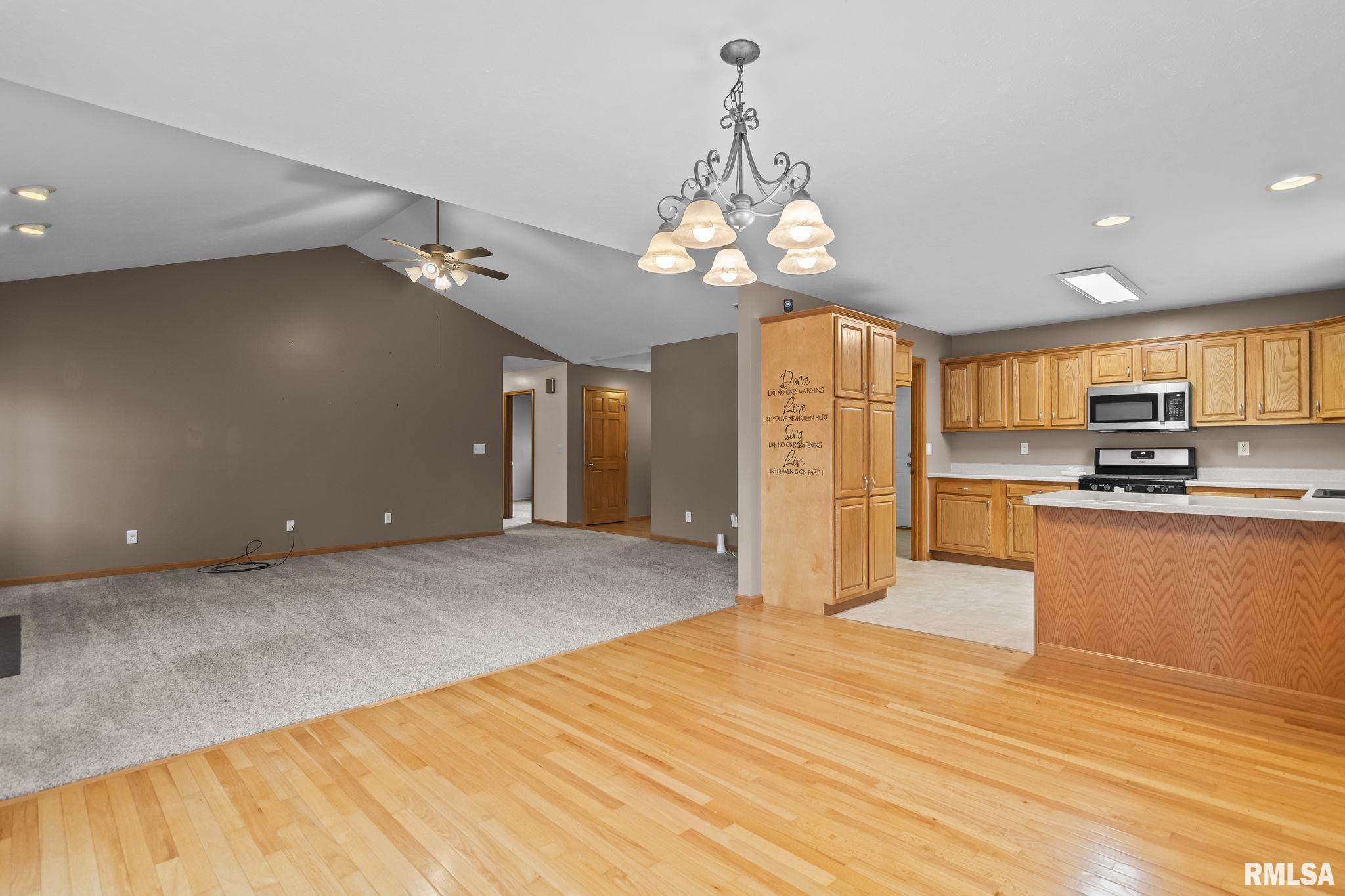 895 Timber Edge Drive Sherman, IL 62684 - Photo 8 of 34