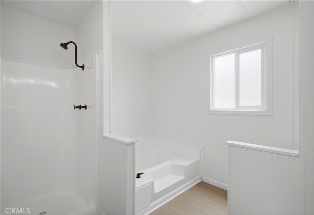 59995 Granite Gulley Road Anza, CA 92539 - Photo 22 of 33 a bathroom with a bathtub