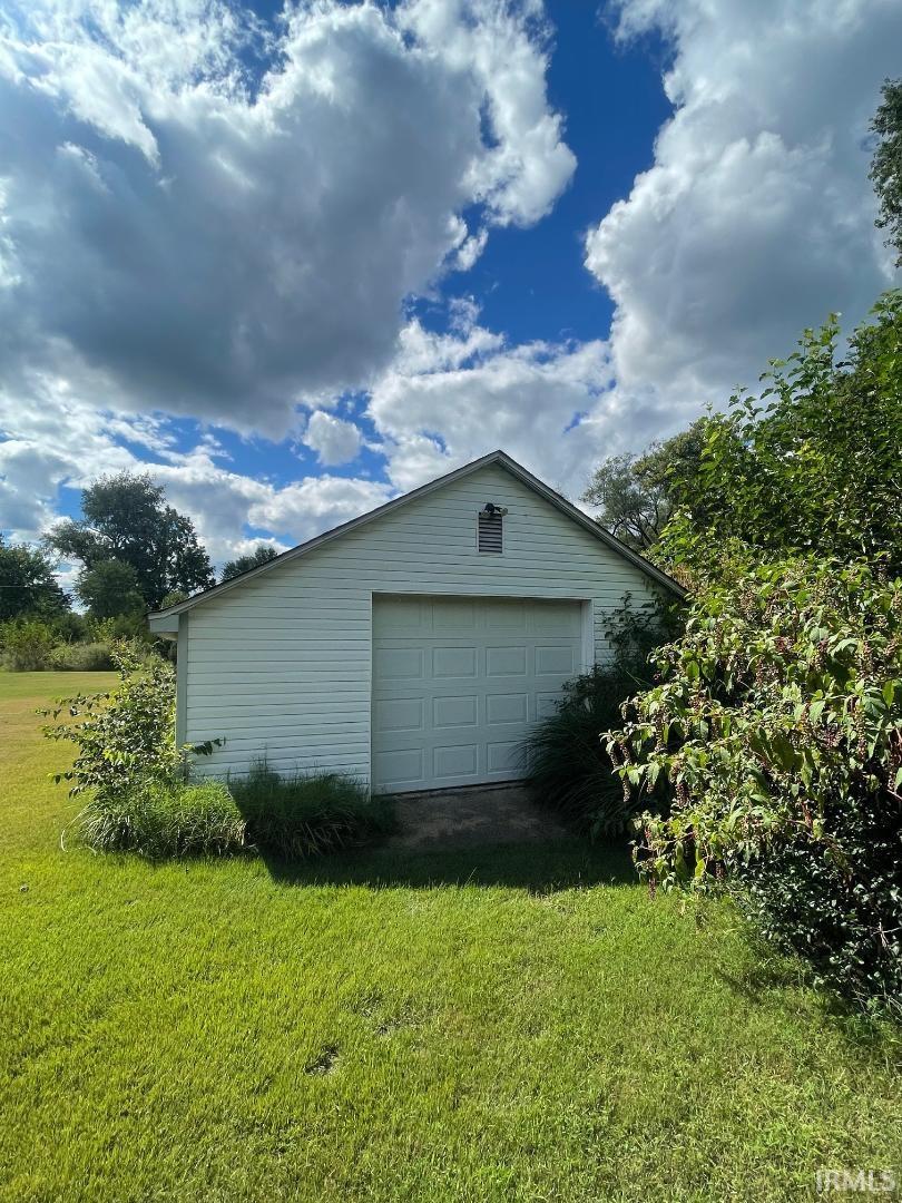 7024 Lambert Avenue Rosedale, IN 47874 - Photo 3 of 19