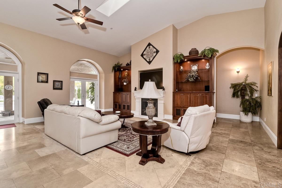 3636 Royal Road Vista, CA 92084 - Photo 6 of 22