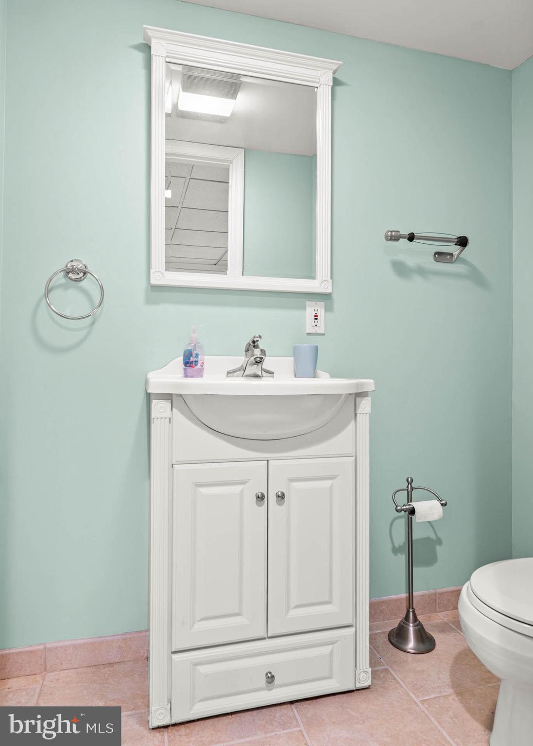 1518 James Road Wynnewood, PA 19096 - Photo 27 of 33 Lower Level Full Bath