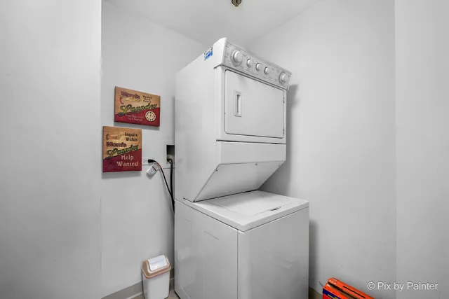 $325,000 | 440 West Mahogany Court, Unit 312, Palatine, IL 60067