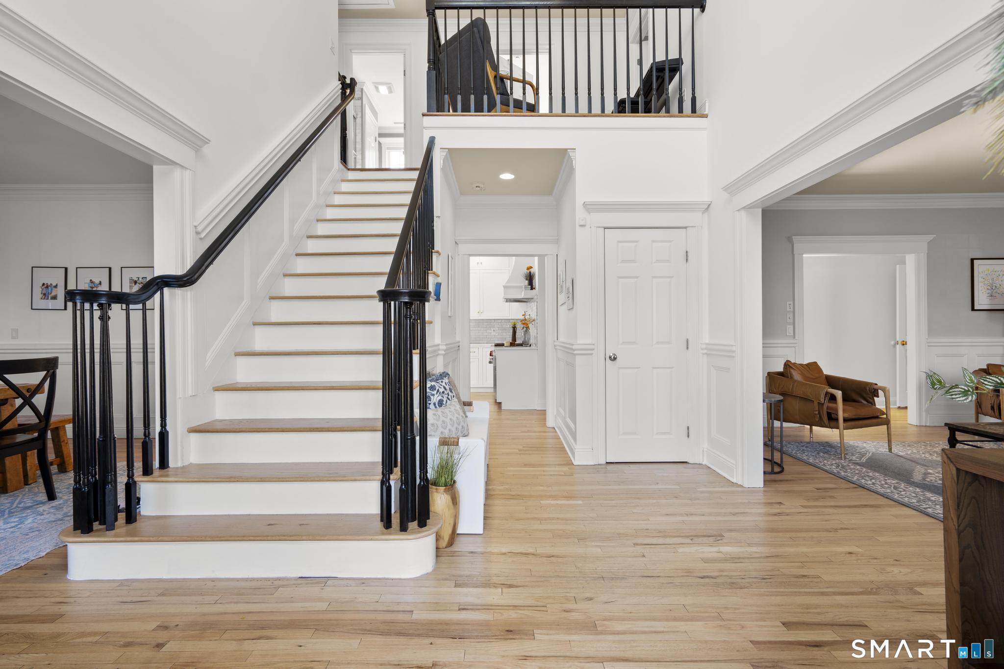 23 Country Lane Bethany, CT 06524 - Photo 2 of 31 Foyer with beautiful staircase