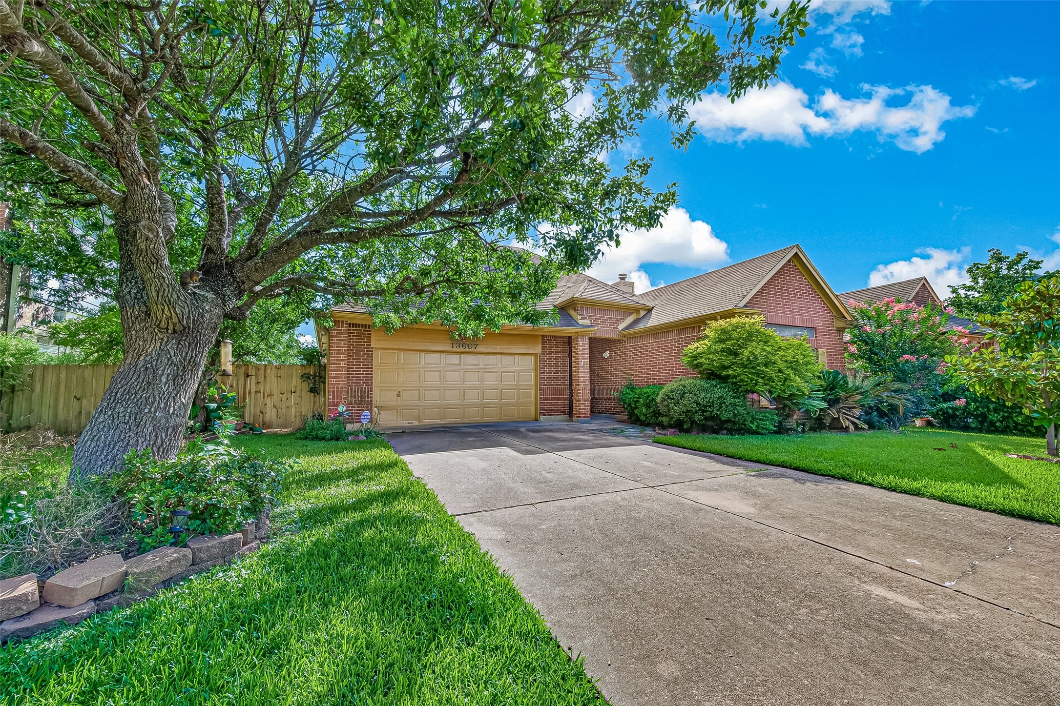 13607 Sable Lane Houston, TX 77014 - Photo 3 of 46