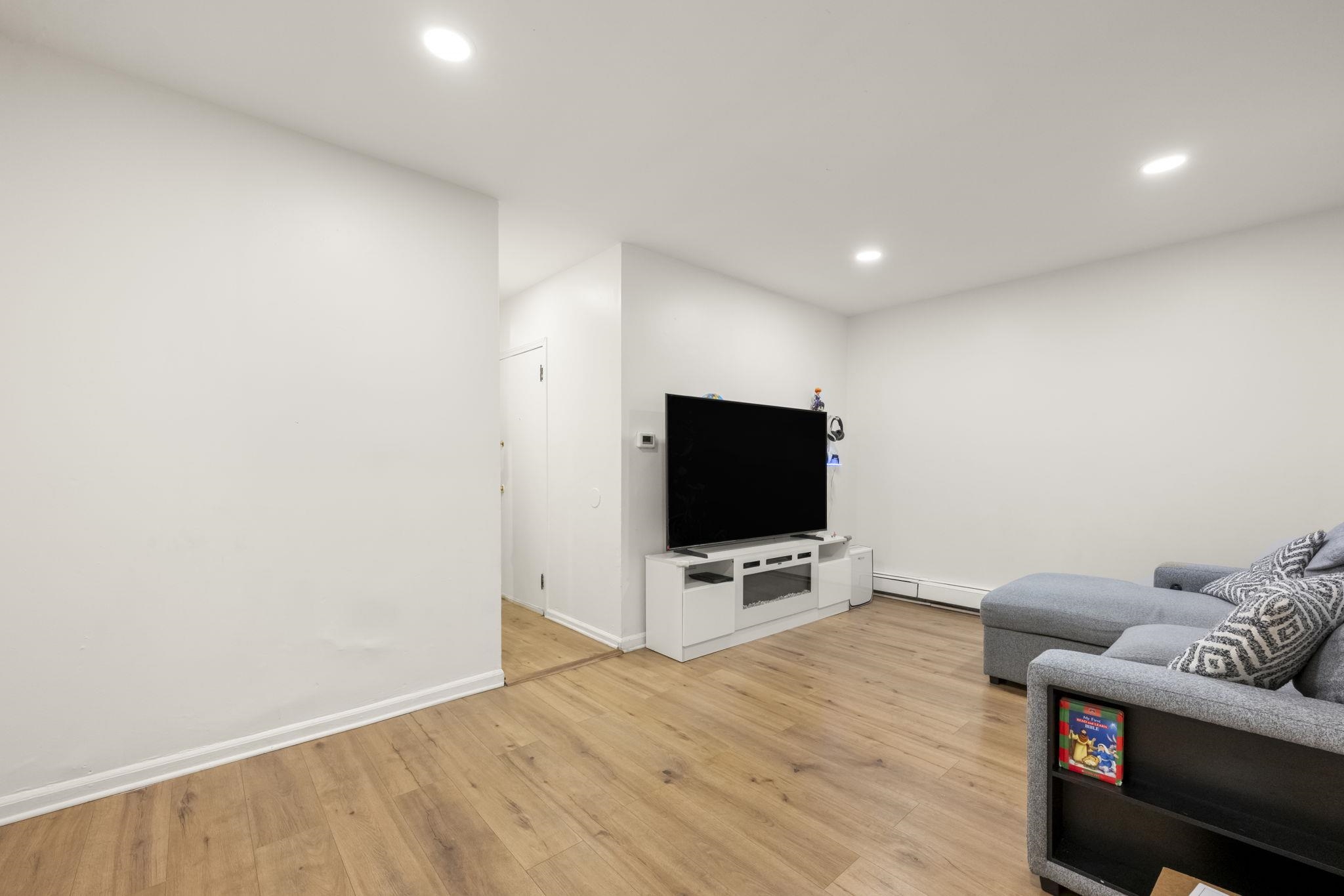 202 Devon Street Kearny, NJ 07032 - Photo 3 of 22