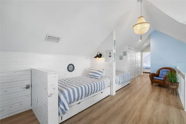 a view of livingroom with furniture