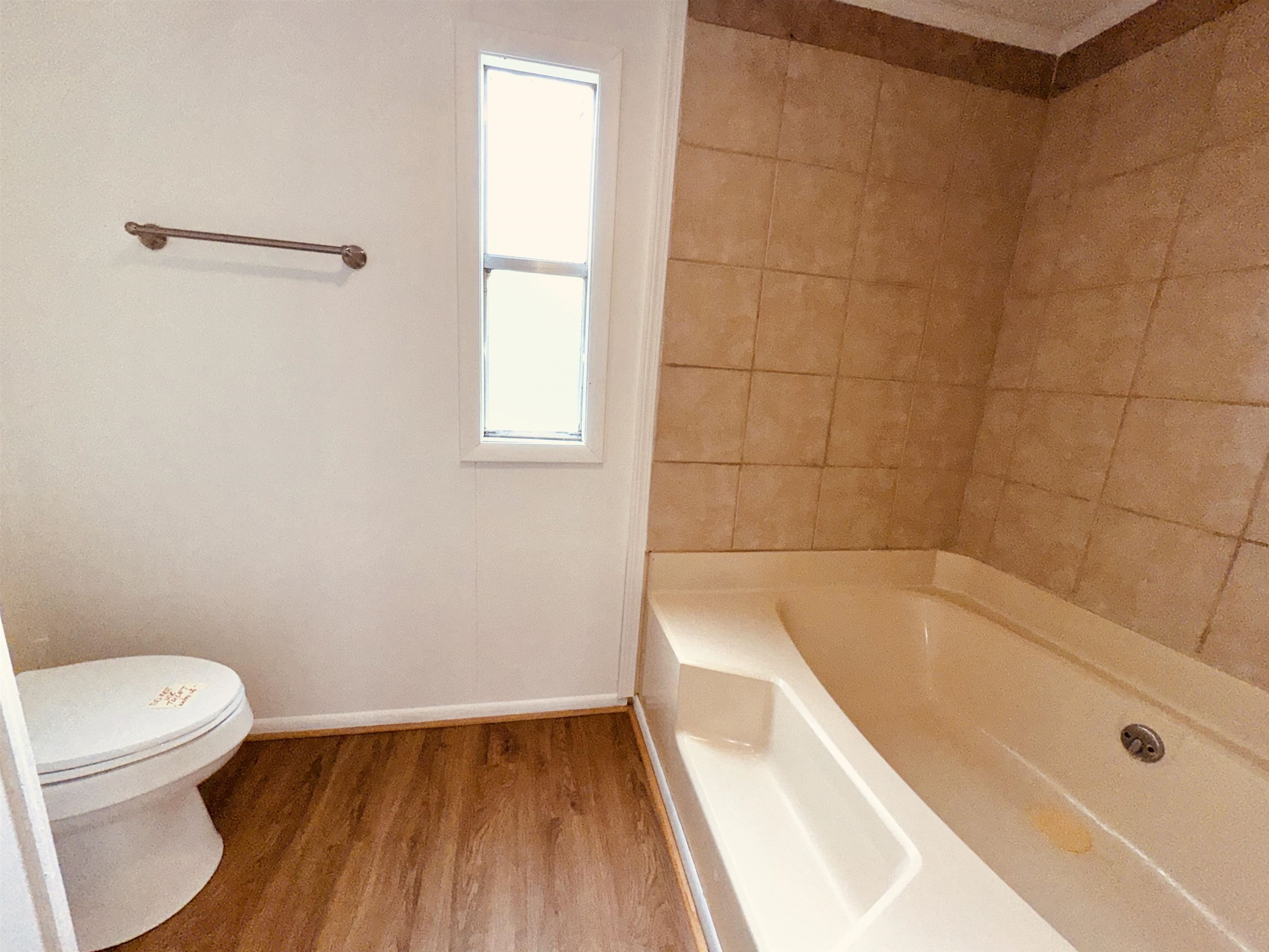 267 Basque Road St. Augustine, FL 32080 - Photo 19 of 20 a bathroom with a bathtub and a toilet