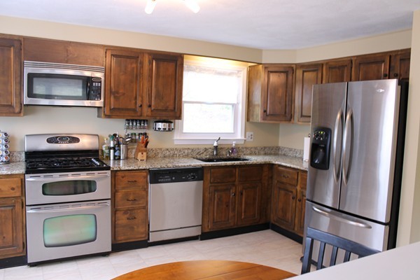 155 Salem Road Billerica, MA 01821 - Photo 6 of 30