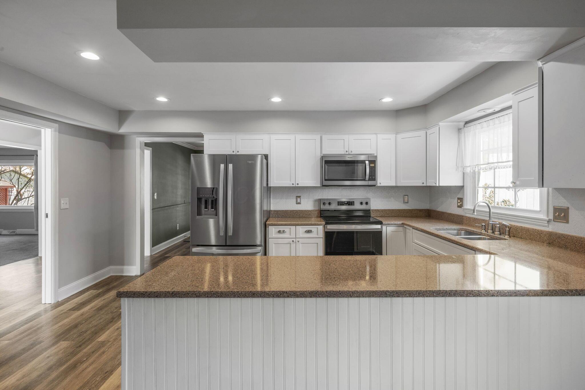 280 East Schrock Road Westerville, OH 43081 - Photo 23 of 72 Kitchen