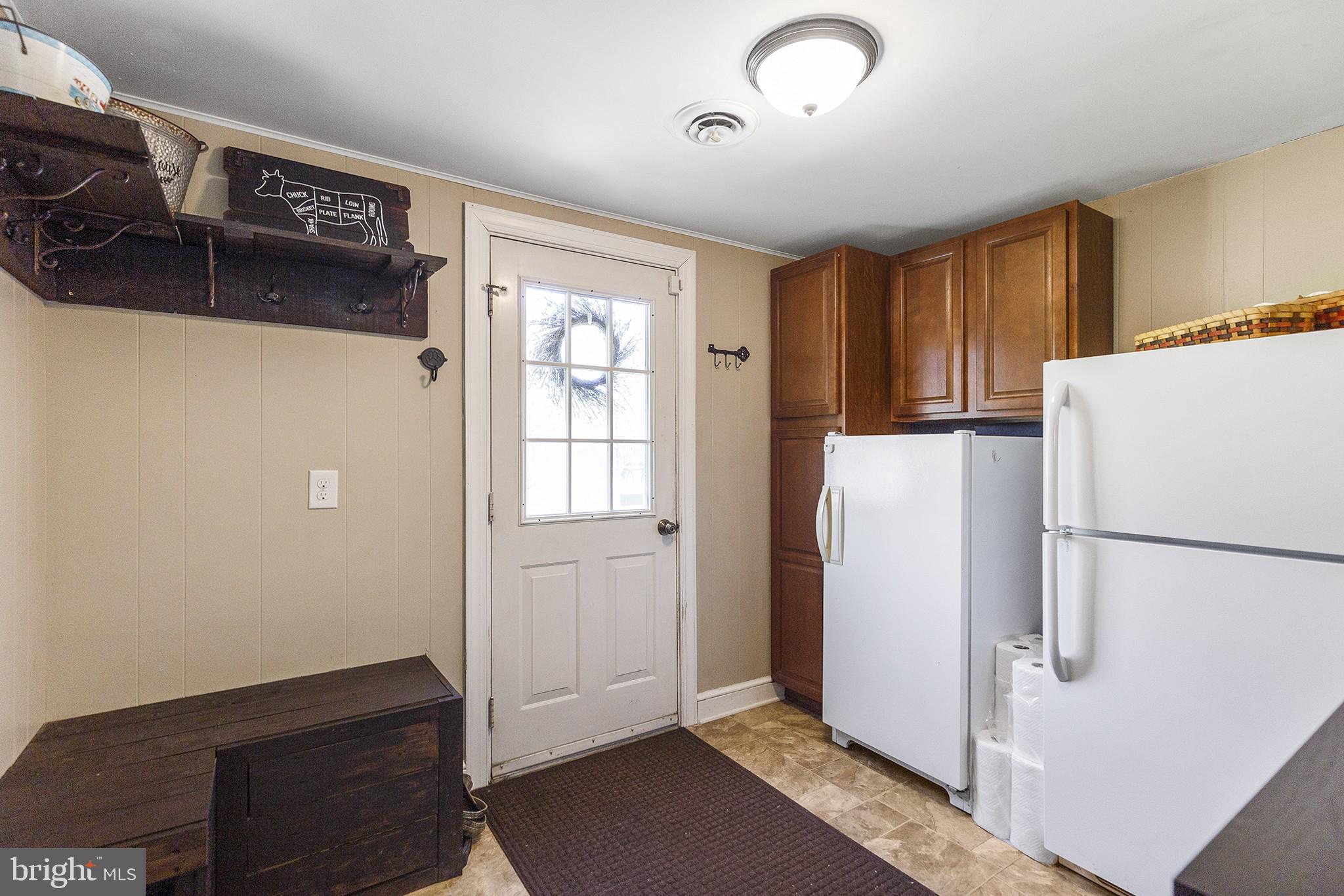 21400 Colton Point Road Avenue, MD 20609 - Photo 11 of 41 Mud Room