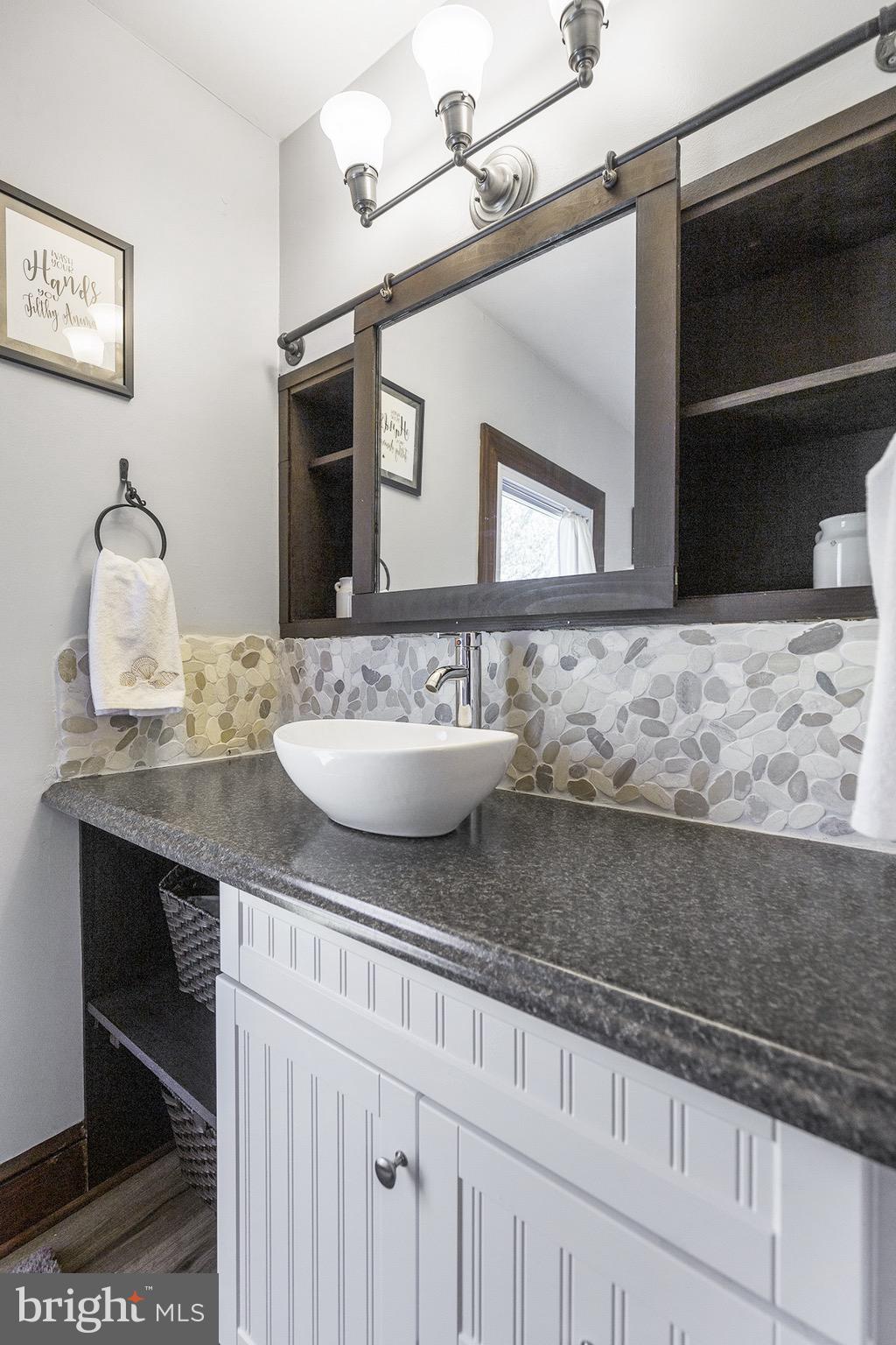 21400 Colton Point Road Avenue, MD 20609 - Photo 24 of 41 Hall bathroom.