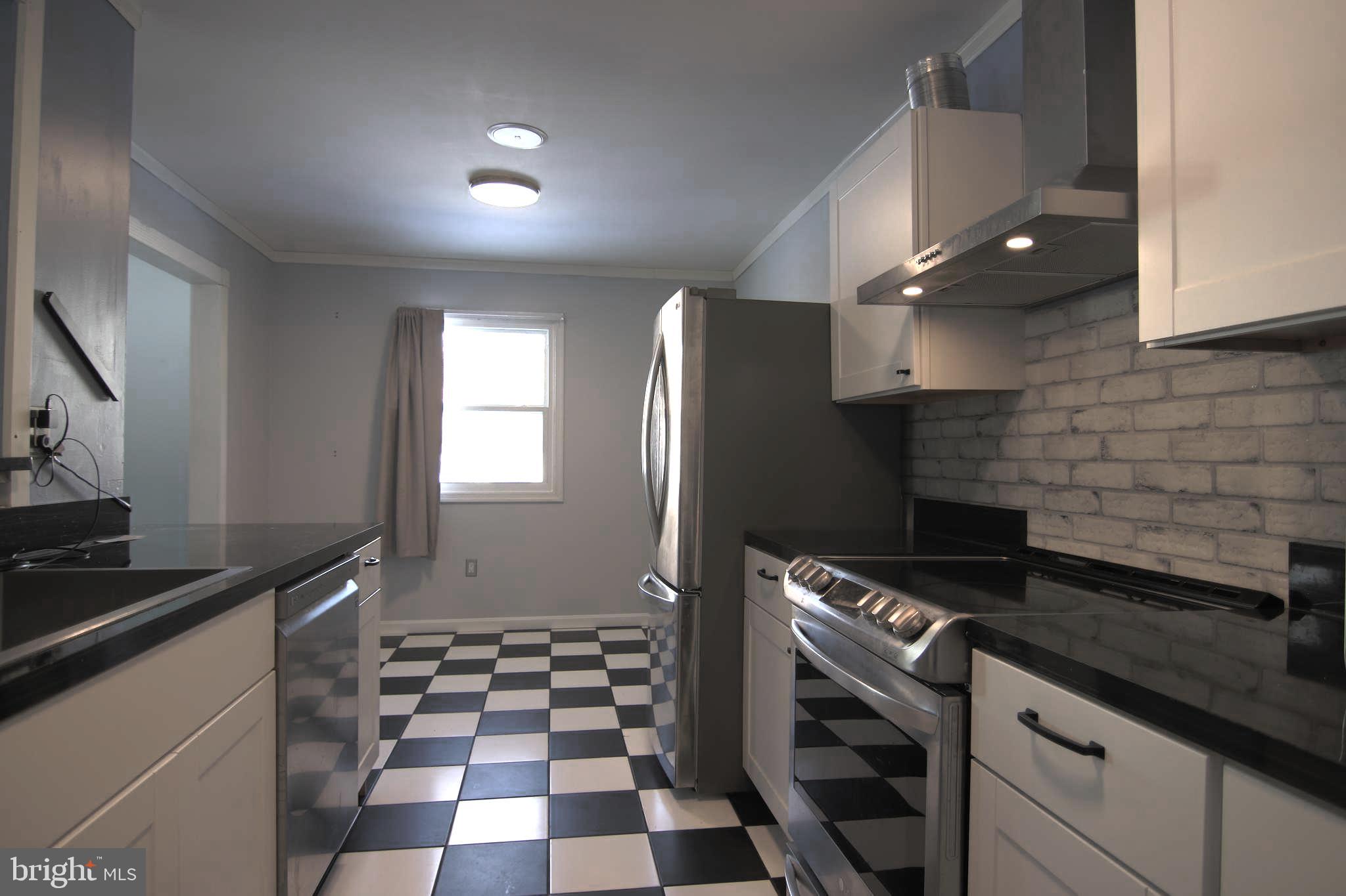 12152 Dove Circle Laurel, MD 20708 - Photo 10 of 20 Dining and Kitchen