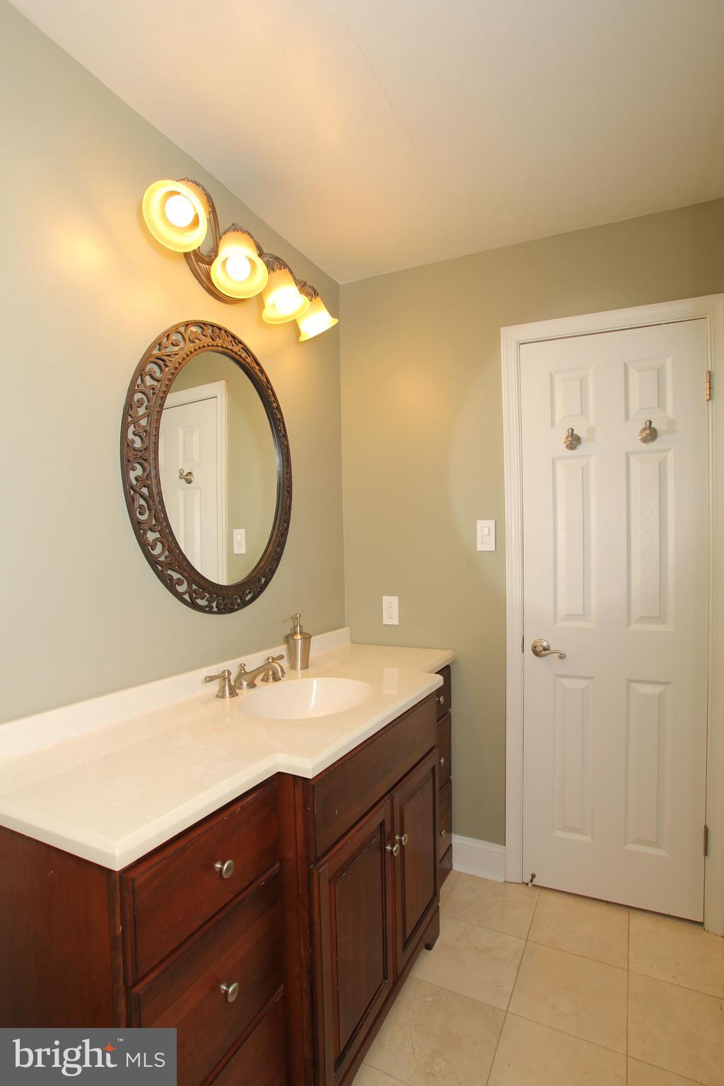 2032 Arch Street, Unit B Philadelphia, PA 19103 - Photo 15 of 25