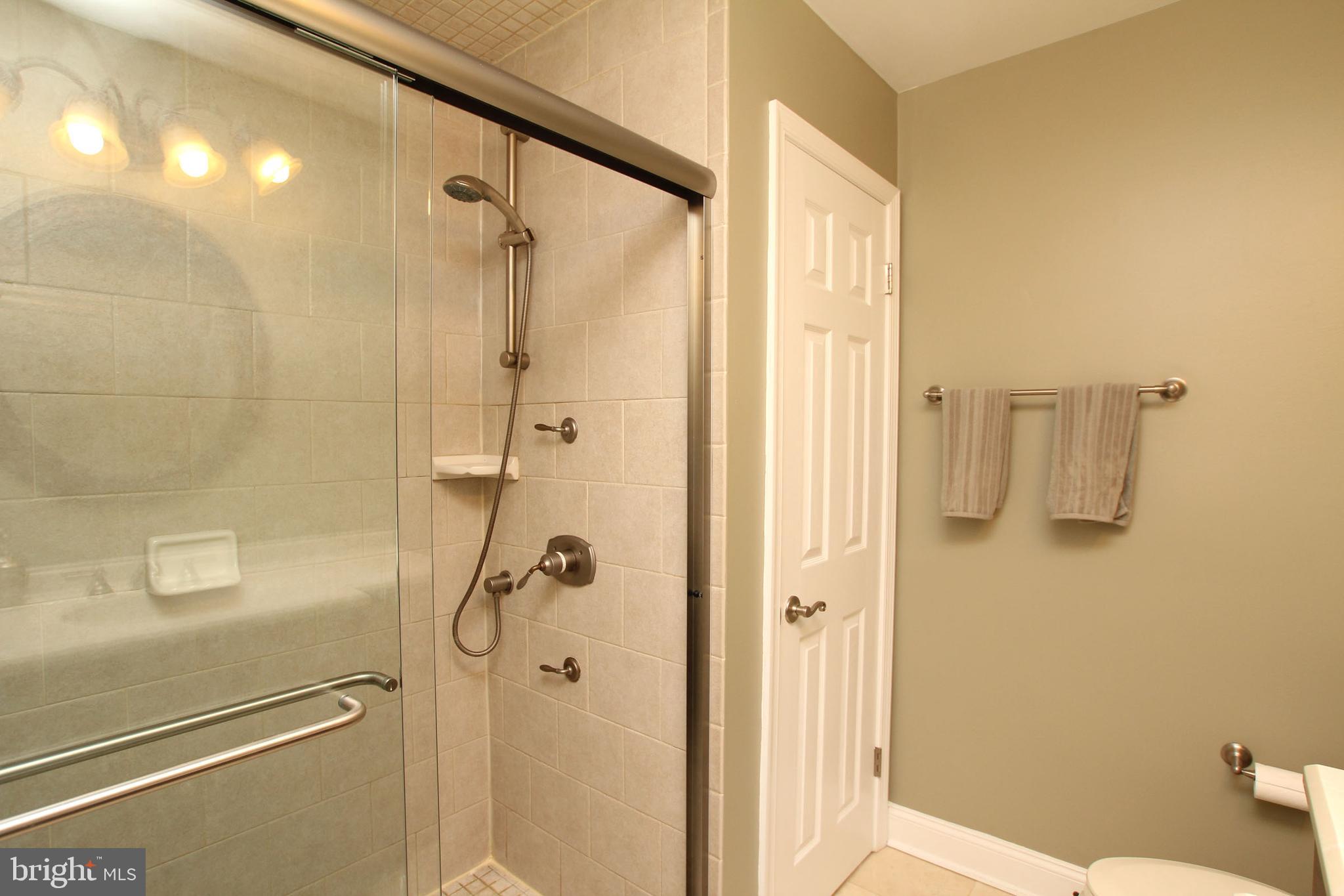 2032 Arch Street, Unit B Philadelphia, PA 19103 - Photo 17 of 25