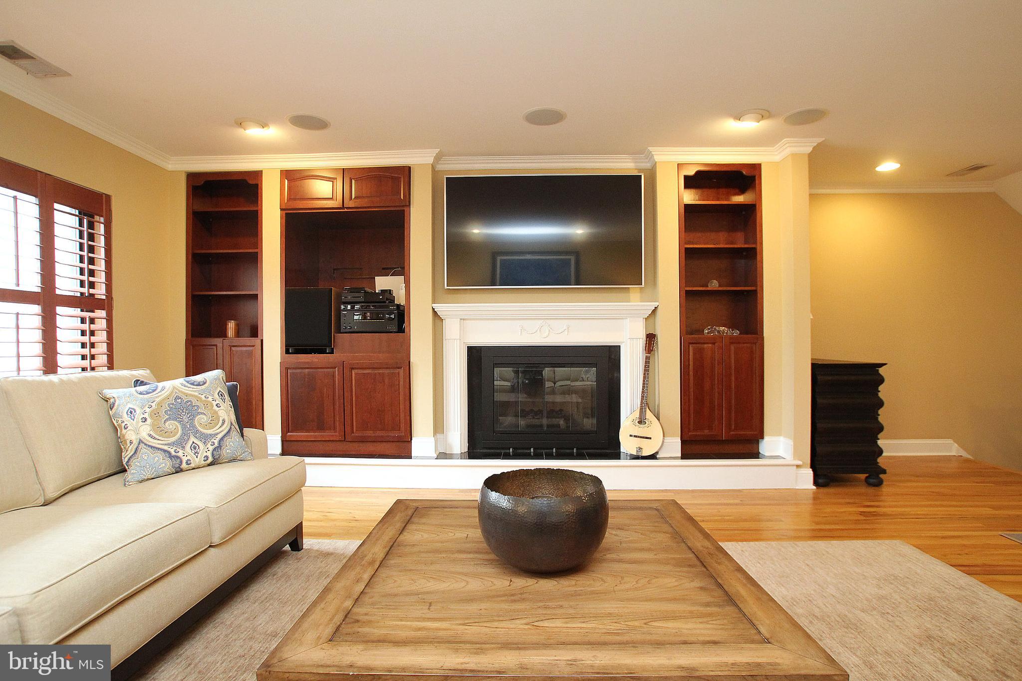 2032 Arch Street, Unit B Philadelphia, PA 19103 - Photo 4 of 25