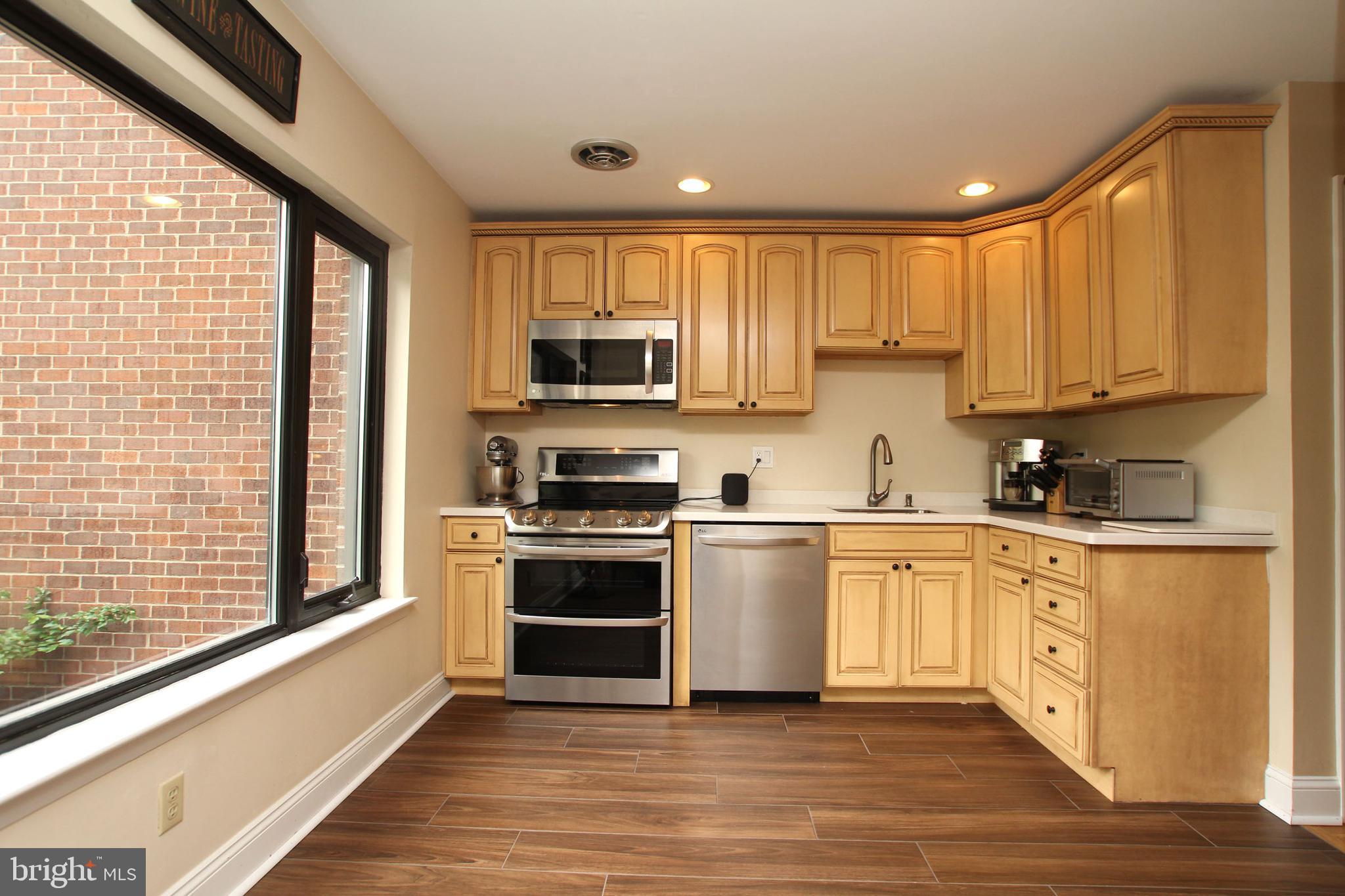 2032 Arch Street, Unit B Philadelphia, PA 19103 - Photo 9 of 25
