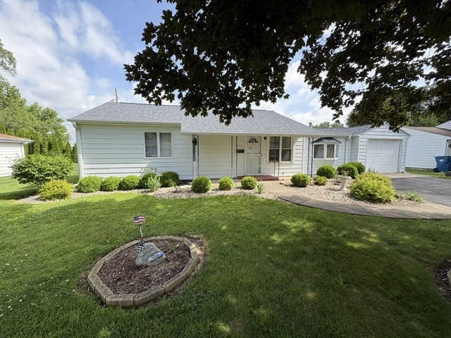 836 East Locust Street Watseka, IL 60970 - Photo 2 of 13