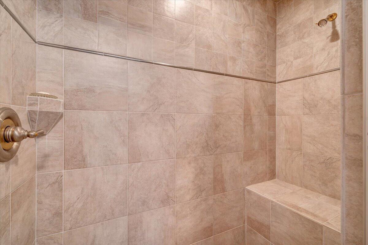 461 Sunset Bay Road Gretna, VA 24557 - Photo 23 of 74 23-MIB09462