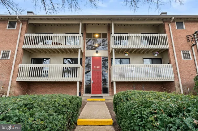 $220,000 | 7423 Little River Turnpike, Unit 204, Annandale, VA 22003