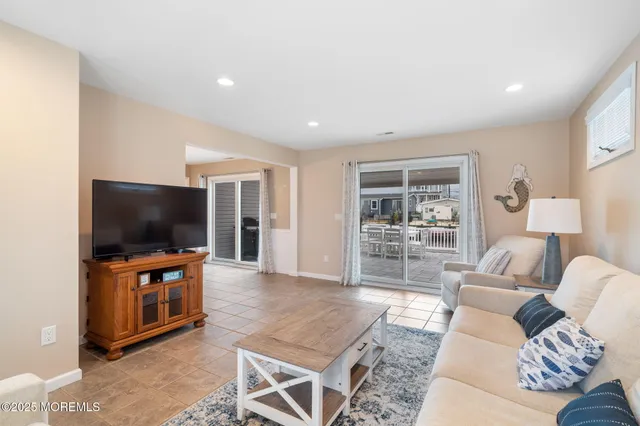 $2,500 | 60 Mary Alice Road, Manahawkin, NJ 08050