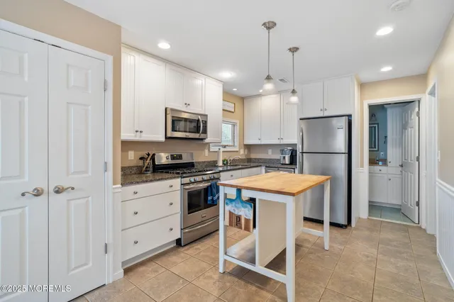 $2,500 | 60 Mary Alice Road, Manahawkin, NJ 08050