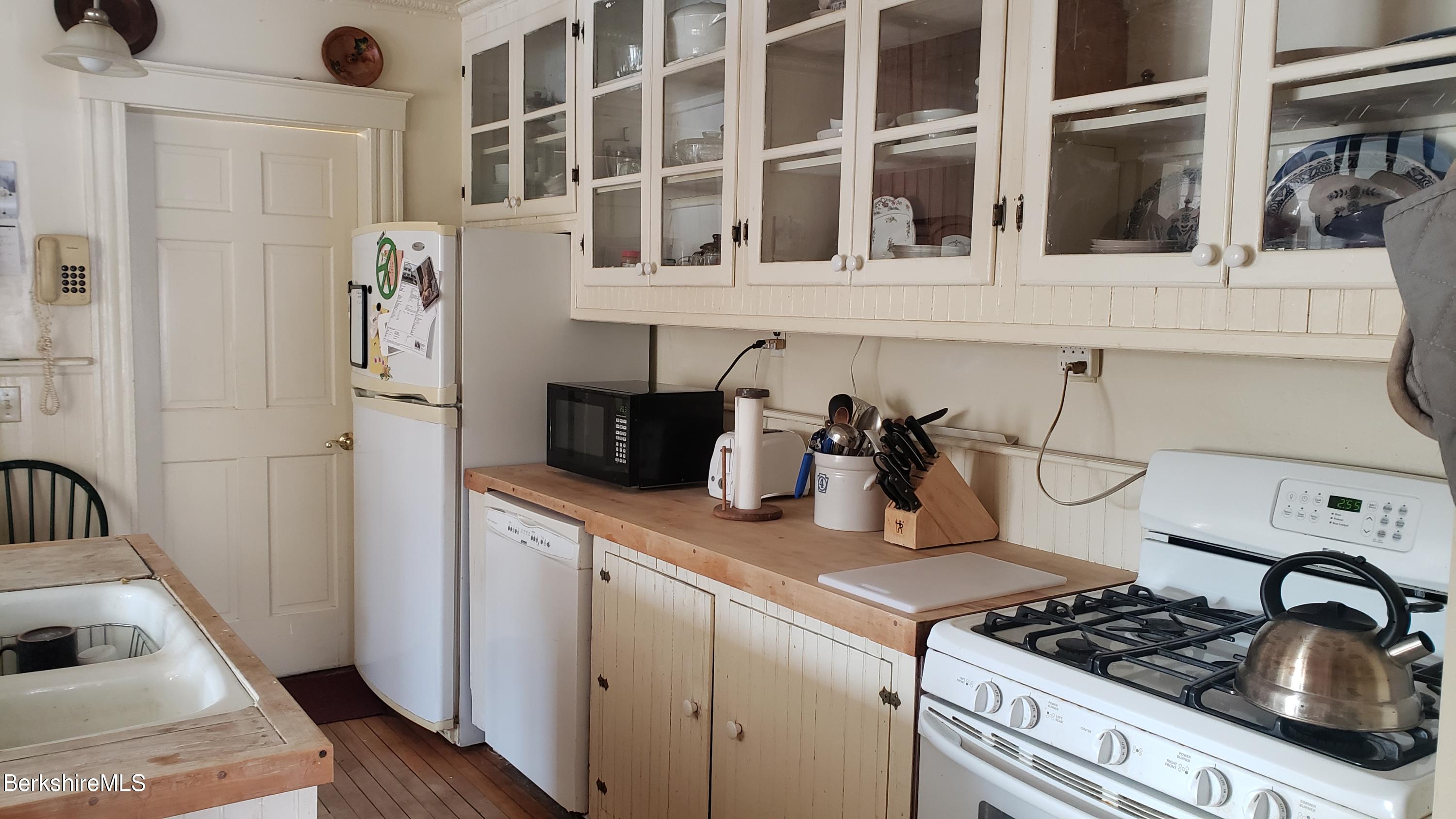 778 Lanesboro Road Cheshire, MA 01225 - Photo 8 of 74 Kitchen