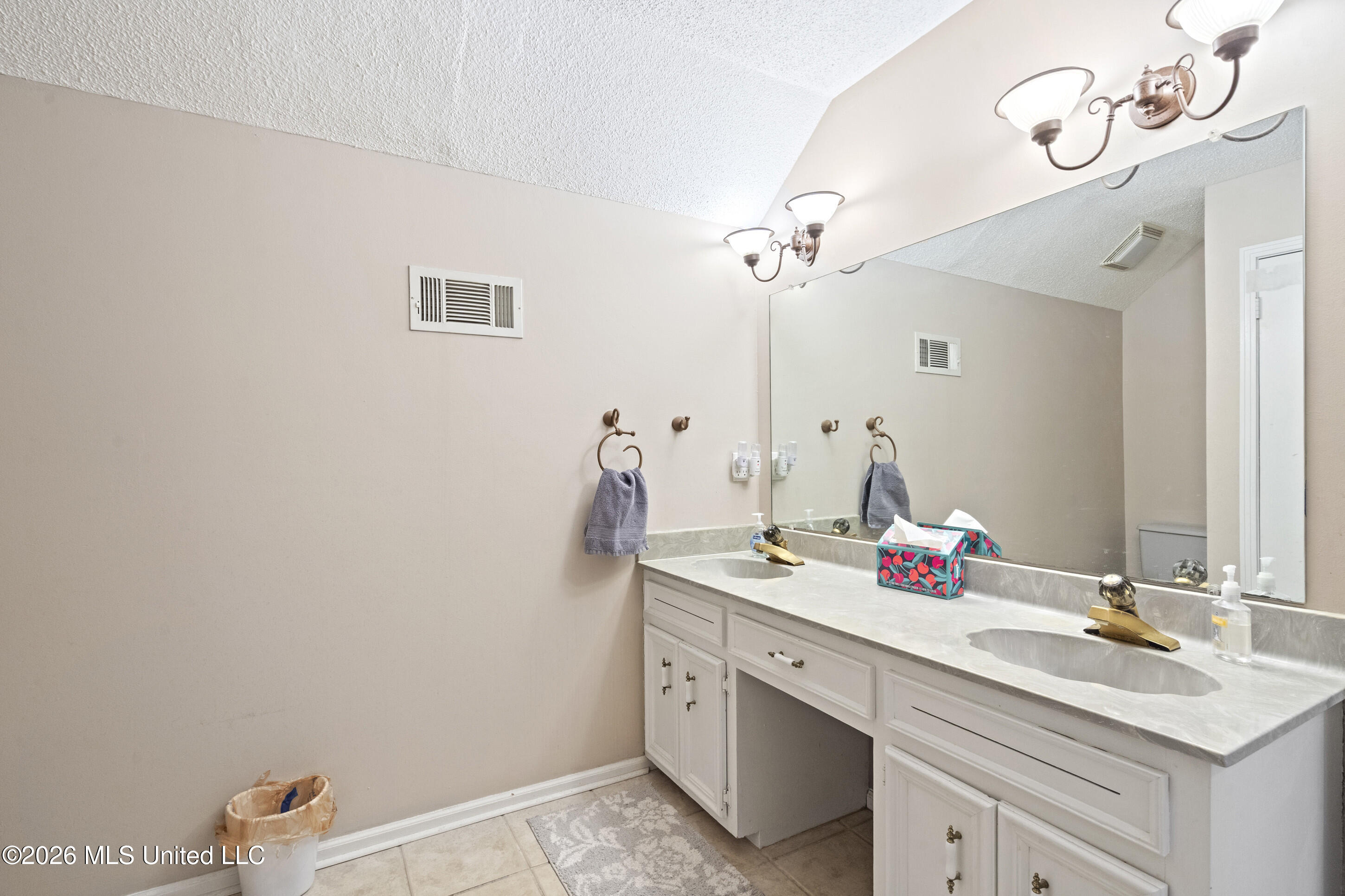 8140 Oakleaf Circle Olive Branch, MS 38654 - Photo 23 of 35 24__dsc4485_print