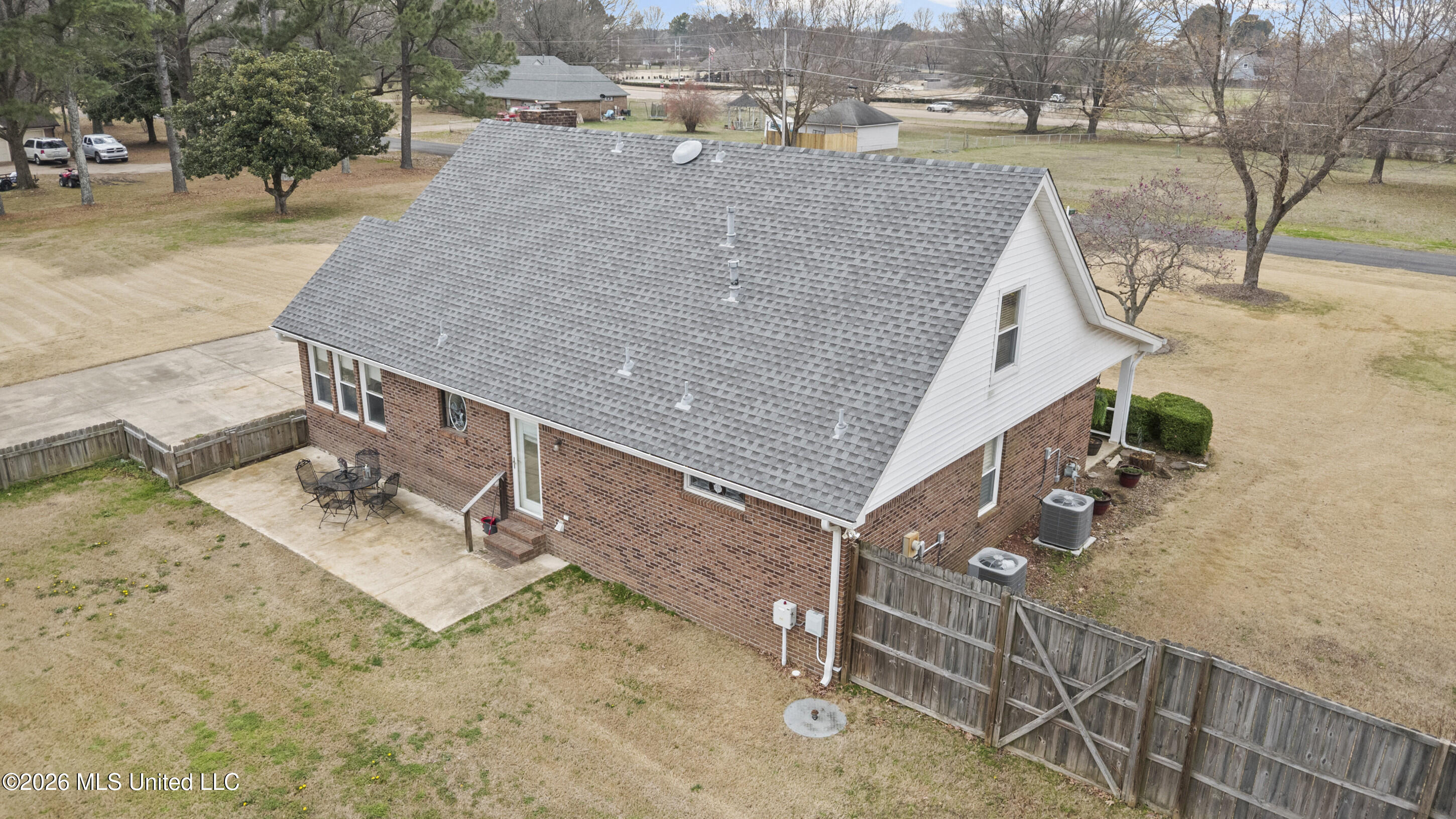 8140 Oakleaf Circle Olive Branch, MS 38654 - Photo 34 of 35 35_dji_0045_print