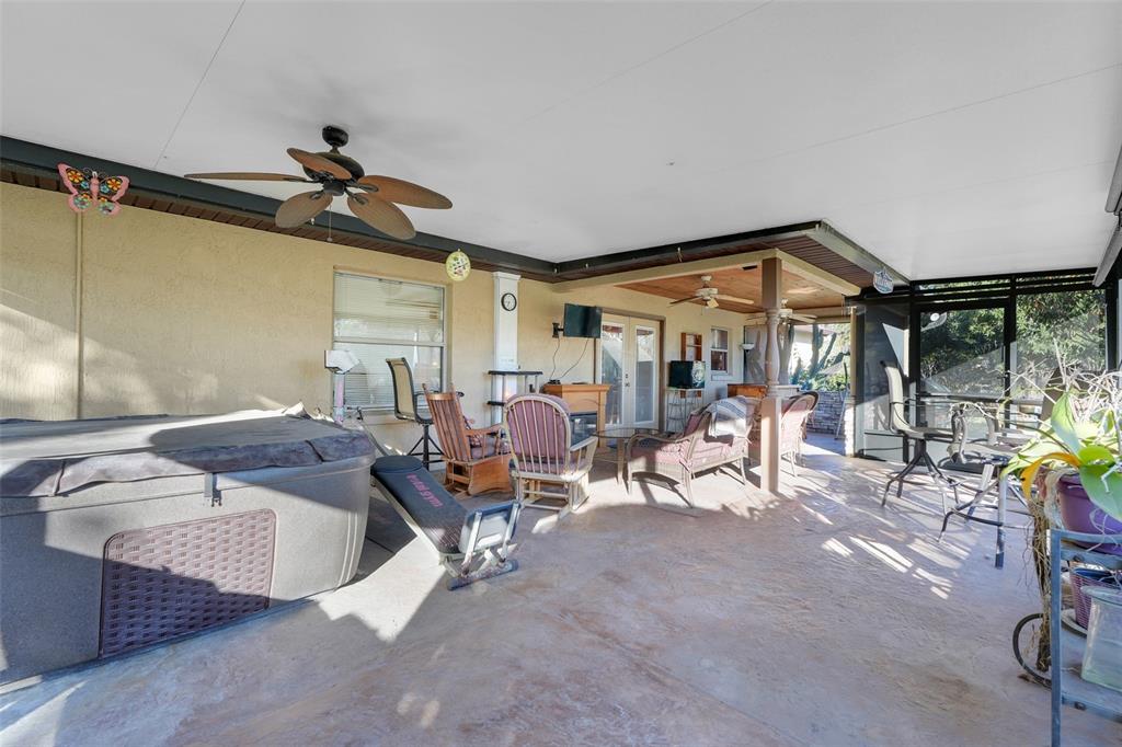 13330 Georgia Avenue Astatula, FL 34705 - Photo 10 of 16 a view of a livingroom with furniture and a table