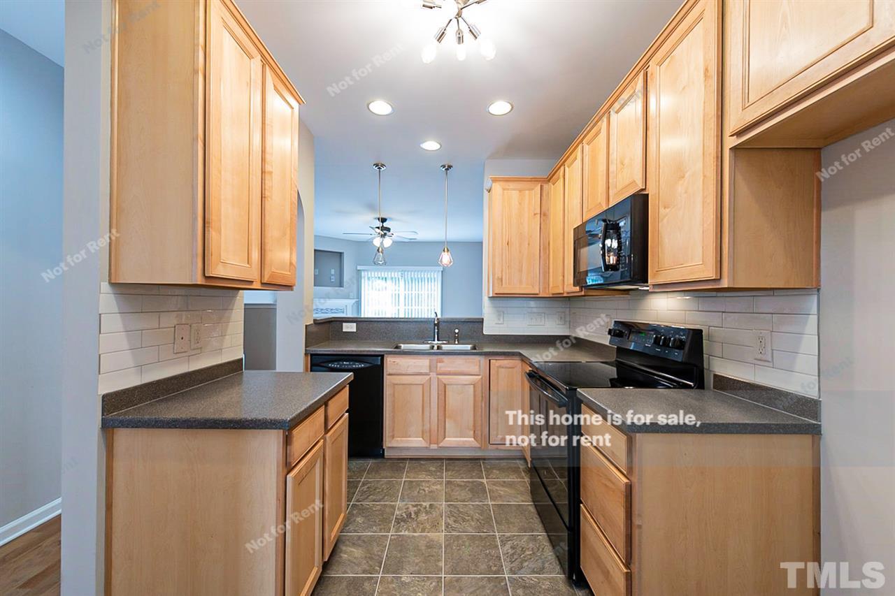 7627 Winners Edge Street Raleigh, NC 27617 - Photo 4 of 22