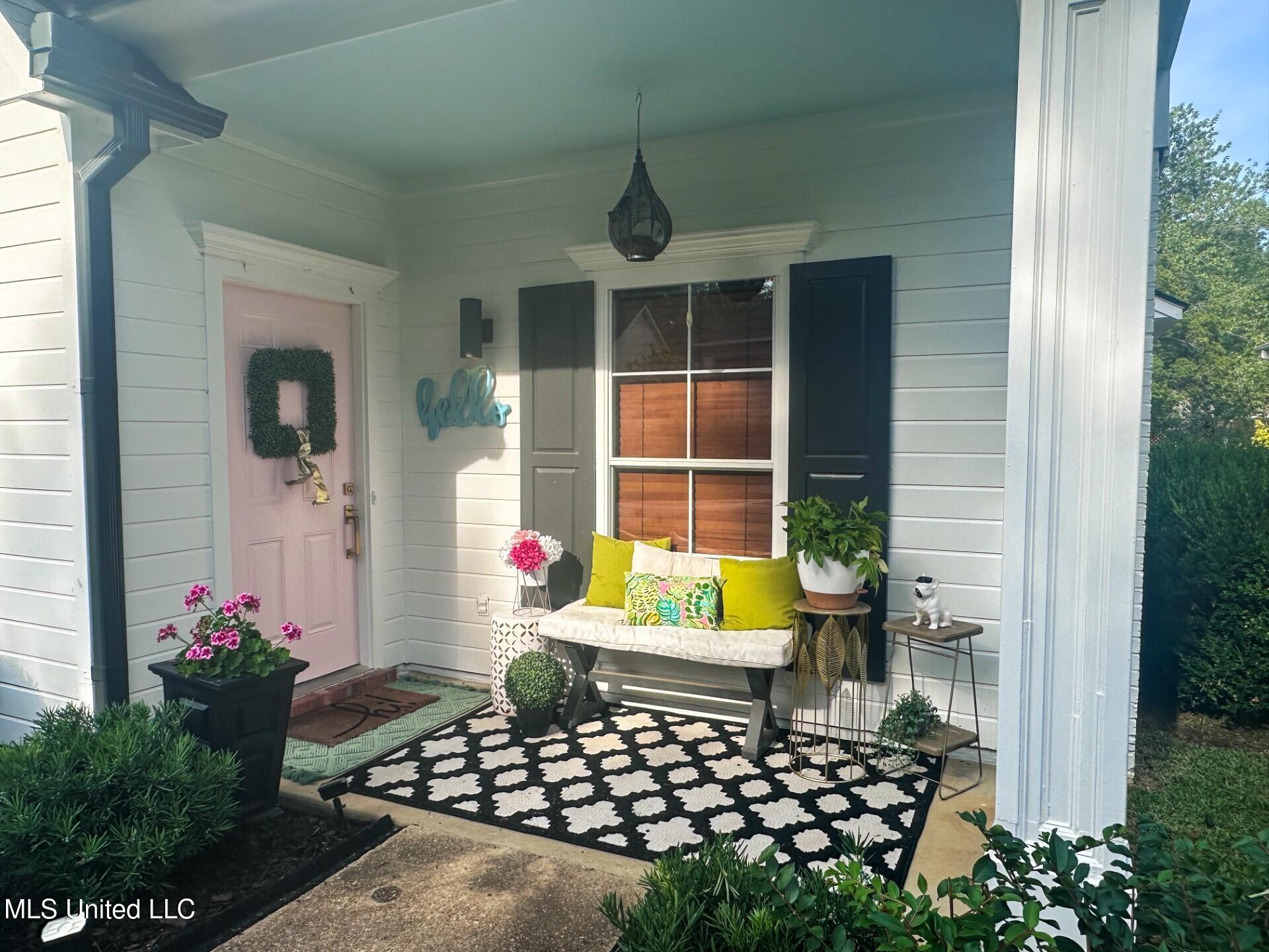1024 Victoria Square Madison, MS 39110 - Photo 3 of 27 FrontPorch1