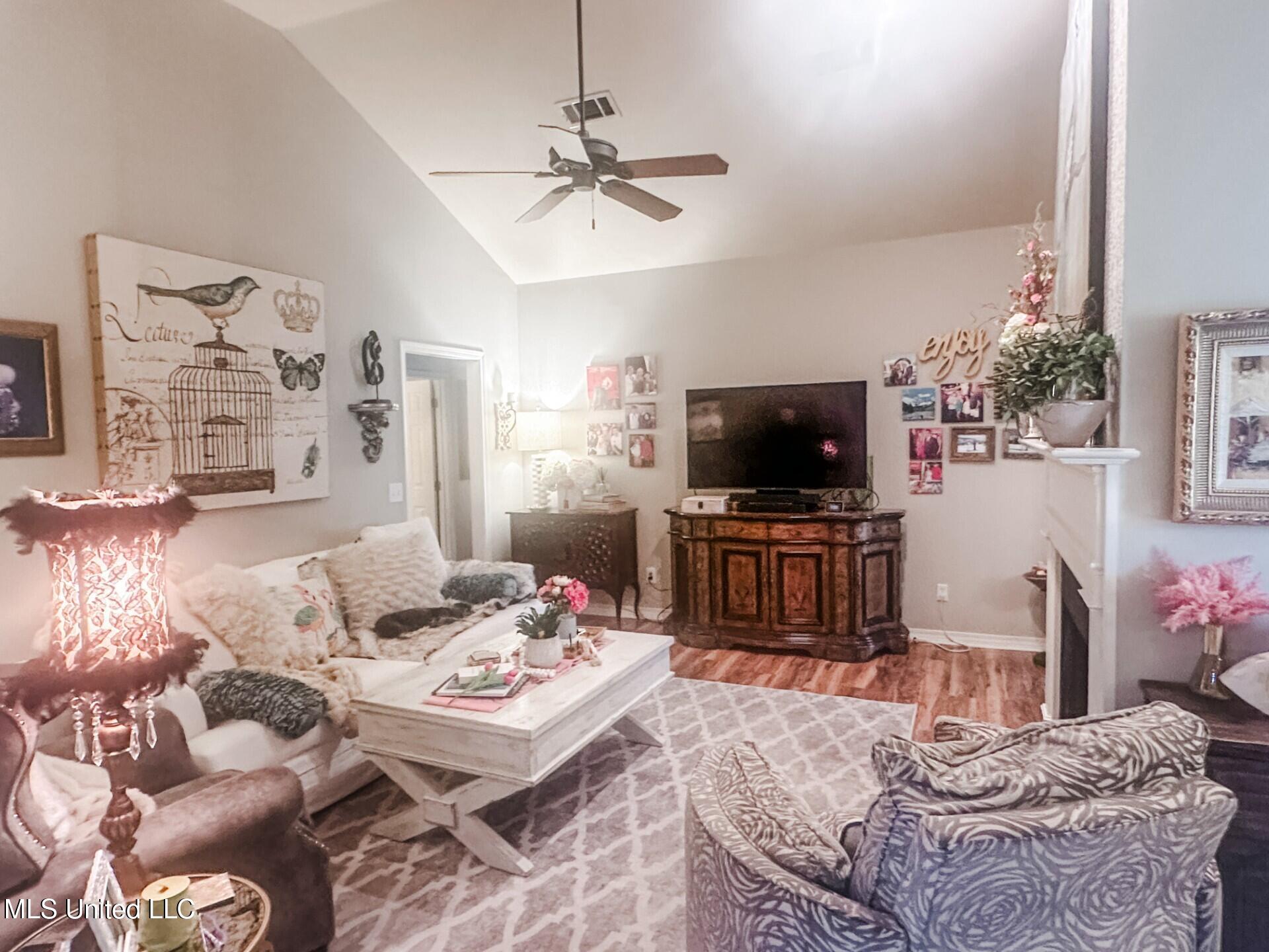 1024 Victoria Square Madison, MS 39110 - Photo 5 of 27 LR2