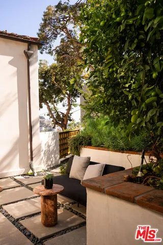 $2,799,000 | 2890 Durand Drive, Los Angeles, CA 90068