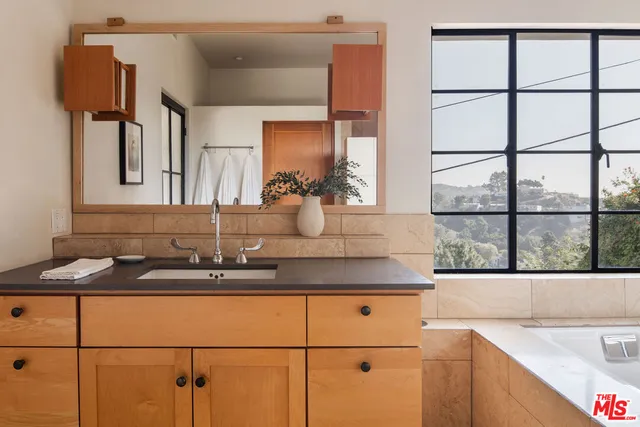 $2,799,000 | 2890 Durand Drive, Los Angeles, CA 90068