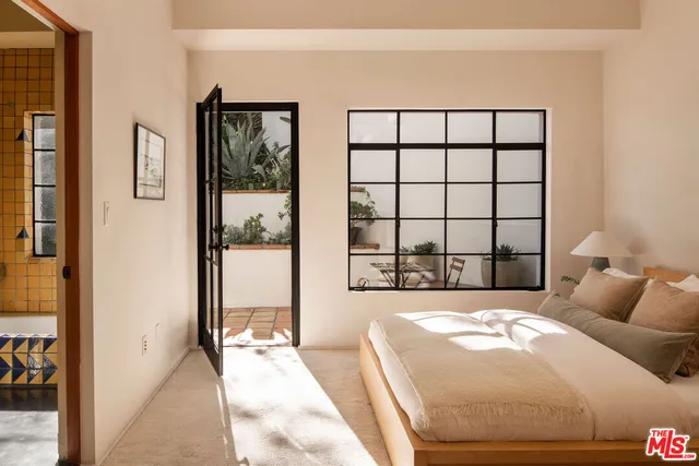 $2,799,000 | 2890 Durand Drive, Los Angeles, CA 90068