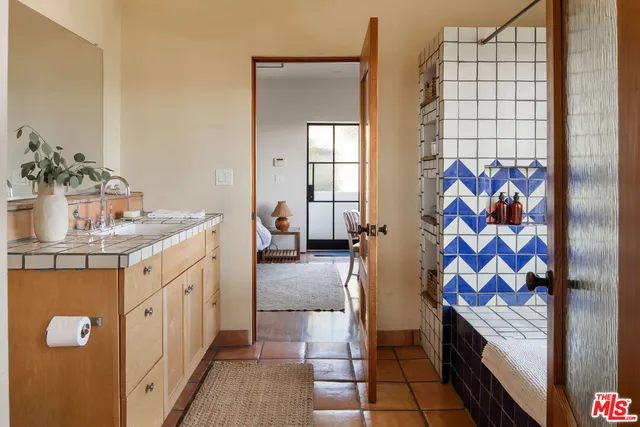 $2,799,000 | 2890 Durand Drive, Los Angeles, CA 90068