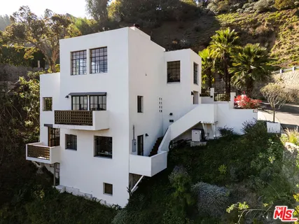 $2,799,000 | 2890 Durand Drive, Los Angeles, CA 90068