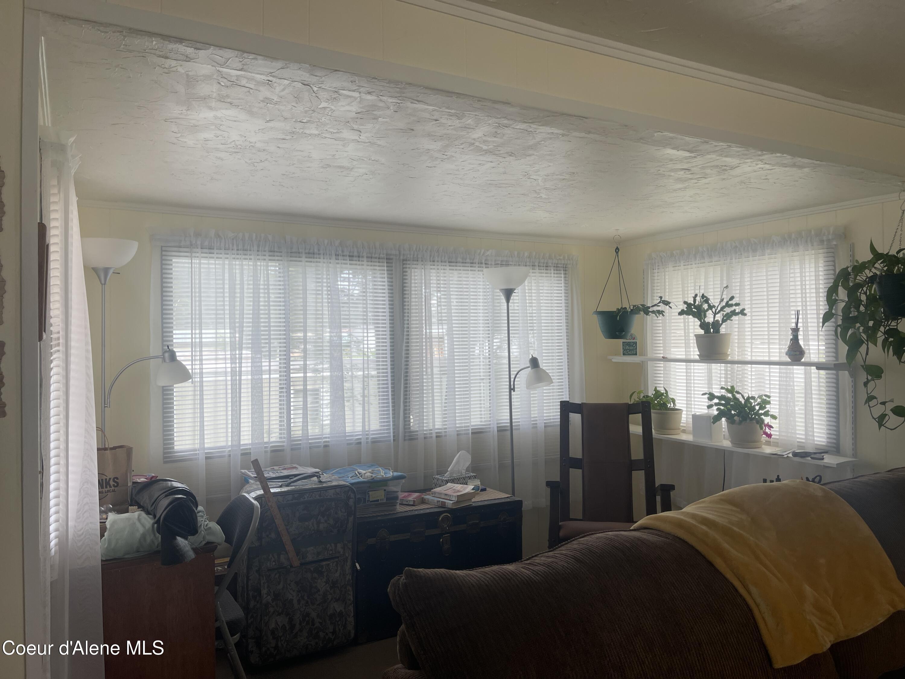 111 Gun Club Road, Unit 27 Sagle, ID 83860 - Photo 12 of 35 Front Area creates lots of light