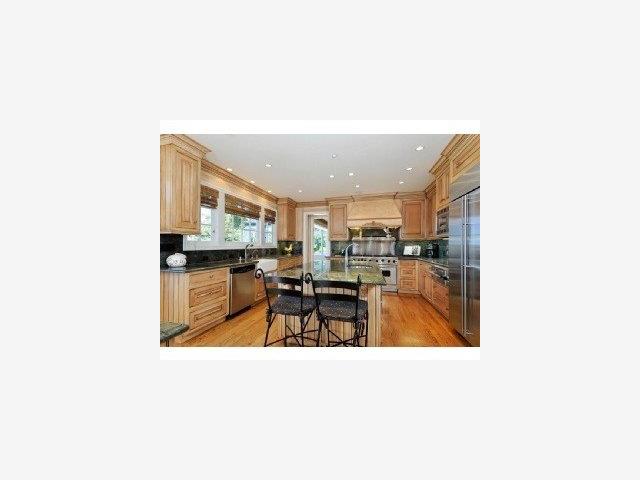 180 Robin Road Hillsborough, CA 94010 - Photo 6 of 8