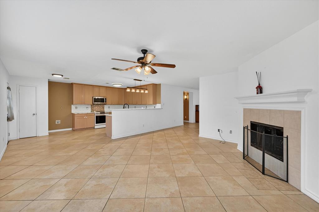 2540 Blue Myrtle Way Dallas, TX 75212 - Photo 9 of 32