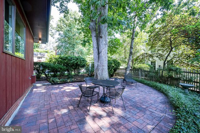 $985,000 | 3411 Halcyon Drive, Alexandria, VA 22305